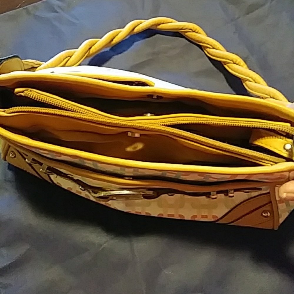Purse - Picture 4 of 8